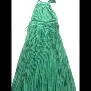 Elegant Green Pleated Maxi Dress